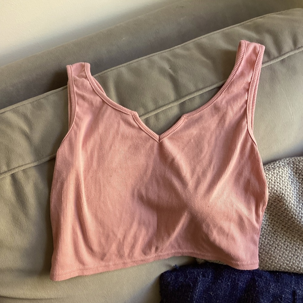 Cropped pink tank